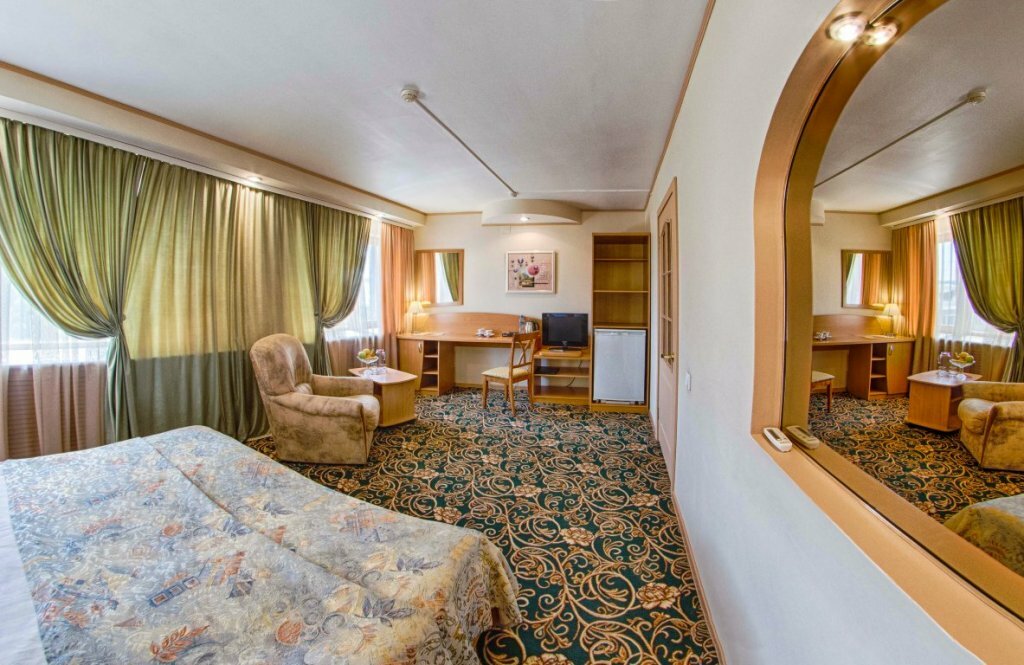 Гостиница Новокузнецкая Новокузнецк-81