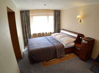 Гостиница Новокузнецкая Новокузнецк 2-местный 3-комнатный номер люкс-19