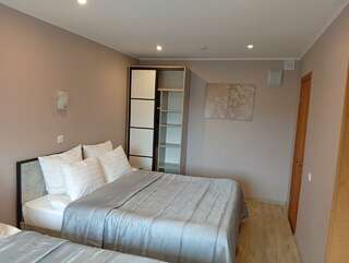 Гостиница Новокузнецкая Новокузнецк 2-местный 3-комнатный номер люкс-15