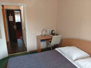 Гостиница Новокузнецкая Новокузнецк 1-местный 1-комнатный номер стандарт комфорт-7