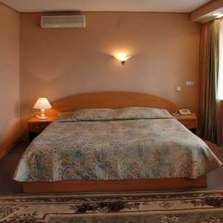 Гостиница Новокузнецкая Новокузнецк Делюкс-1